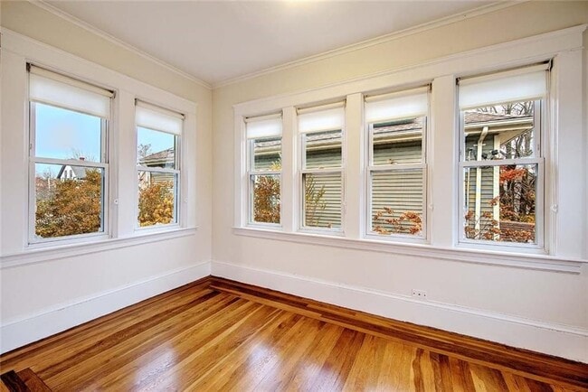 127 Evergreen St, Providence, RI 02906 - photo 6