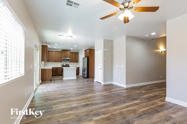 6753 Crystal Run Ln, Las Vegas, NV 89122 - photo 4