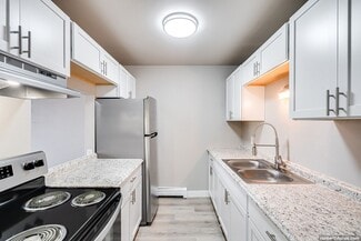 420-426 Sullivan St, Oshkosh, WI 54902