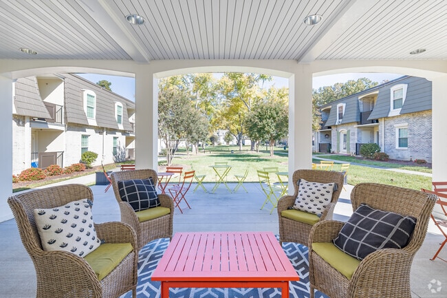 Courtyard Commons, Jamestown, NC 27282 - photo 4