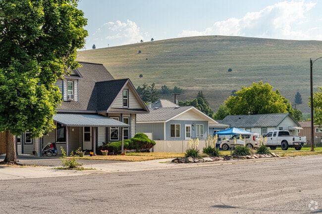 Discover craftsman architecture in Northside Missoula.