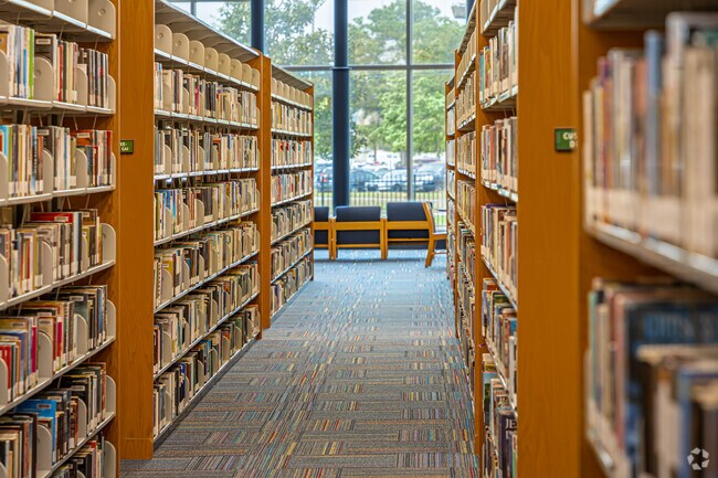 The Jefferson Parish East Bank Regional Library offers a large selection of books and periodicals as well as study space in the Clearview Estates