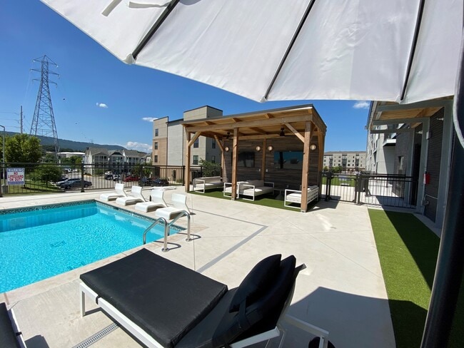 Riverwalk at Cameron Harbor, Chattanooga, TN 37402 - photo 7