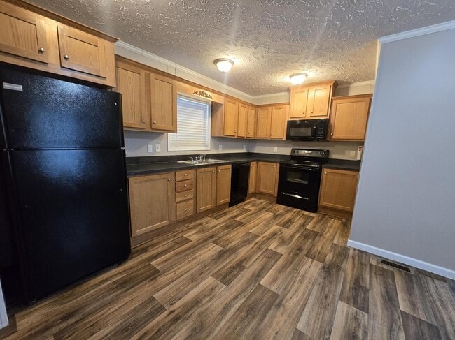 1918 Miss Ellie Dr, Greensboro, NC 27405 - photo 3