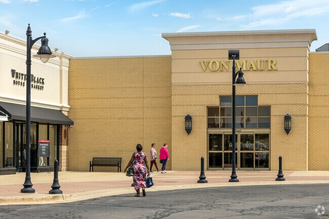 Fairway Knolls residents can enjoy  the Shoppes at College Hills mall.