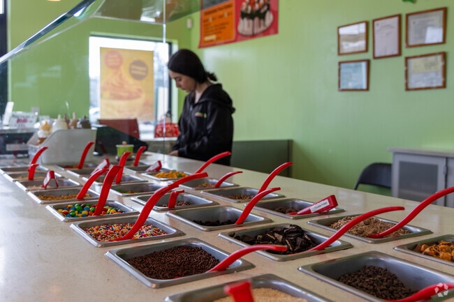Kiwi Burst is a frozen yogurt bar on the border of Smithfield and Lincoln, RI.