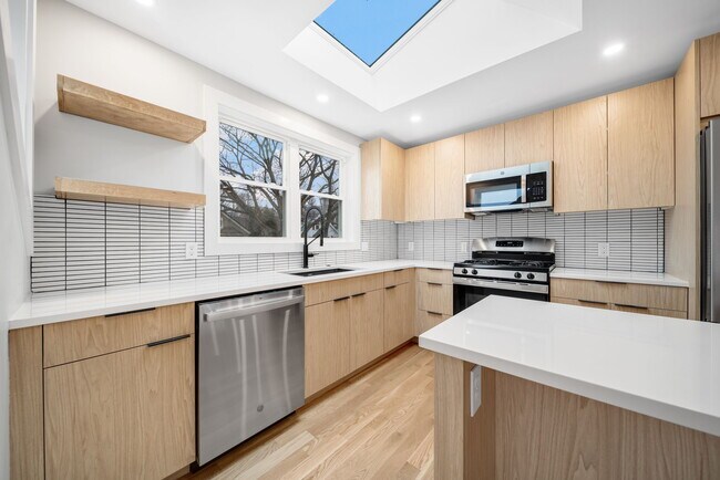 9 Wenham St unit 4, Boston, MA 02130 - photo 2