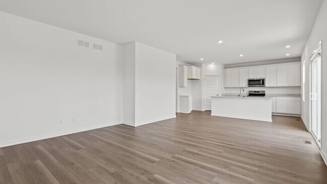 152 Cressmoor Blvd, Hobart, IN 46342 - photo 6