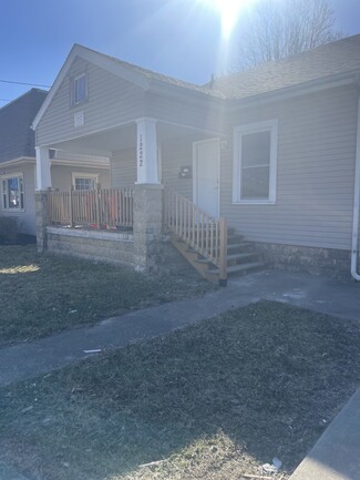 1222 Division St, Charleston, IL 61920