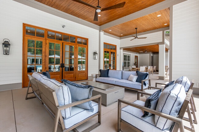 Outdoor Lounge/Covered Porch