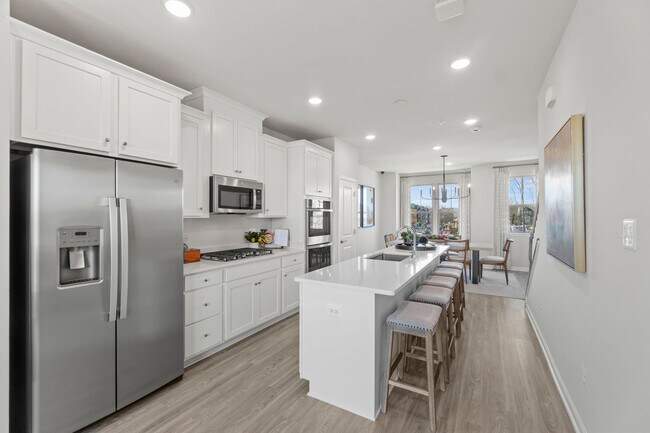 11017 Golden Glow Ave unit 37070430, Upper Marlboro, MD 20772 - photo 2