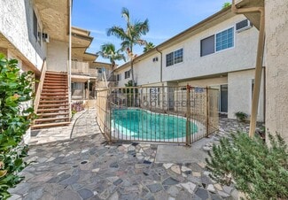 10949 Fruitland Dr, Studio City, CA 91604