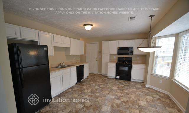 1059 Shadow Lake Dr, Lithonia, GA 30058 - photo 5