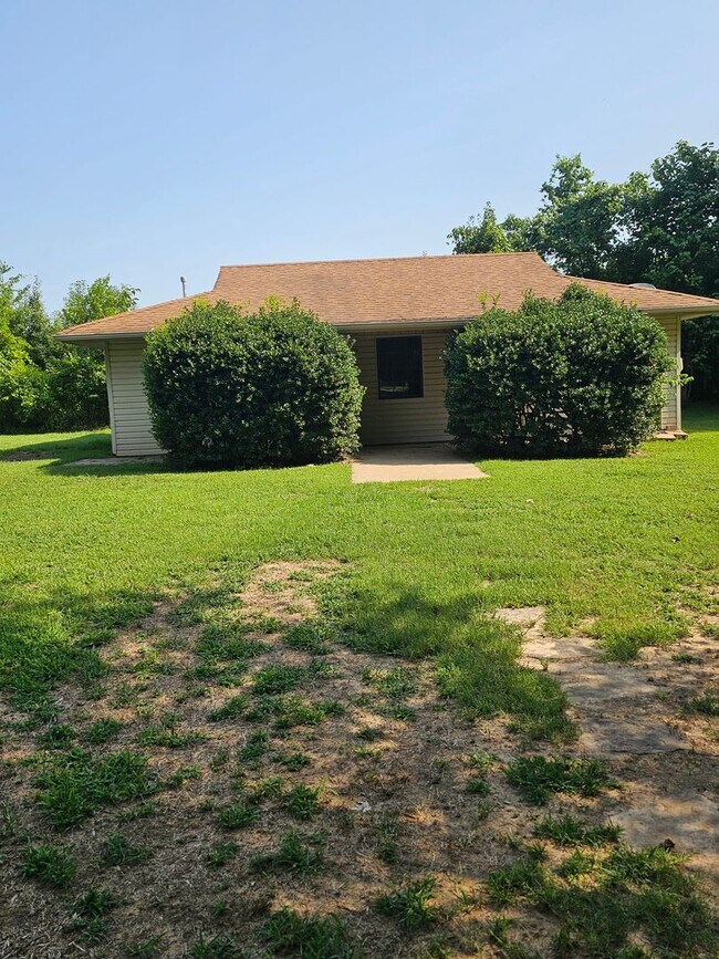 1243 Charles Dr, Van Buren, AR 72956