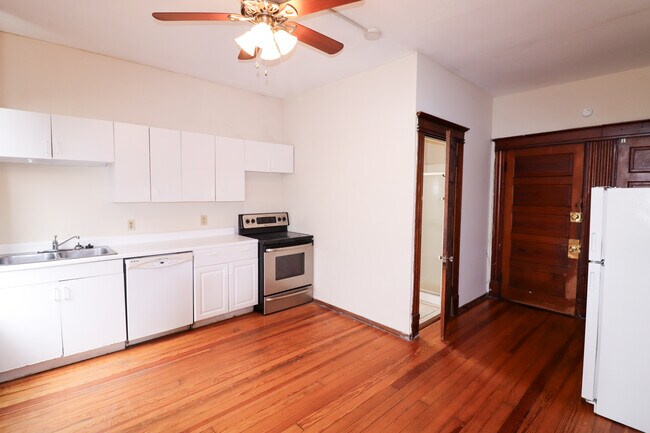 2353 Ohio Ave unit 3, Cincinnati, OH 45219 - photo 3