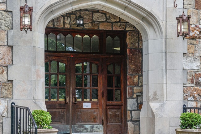 Lookout Mountain Elementary school is a long standing historical building.