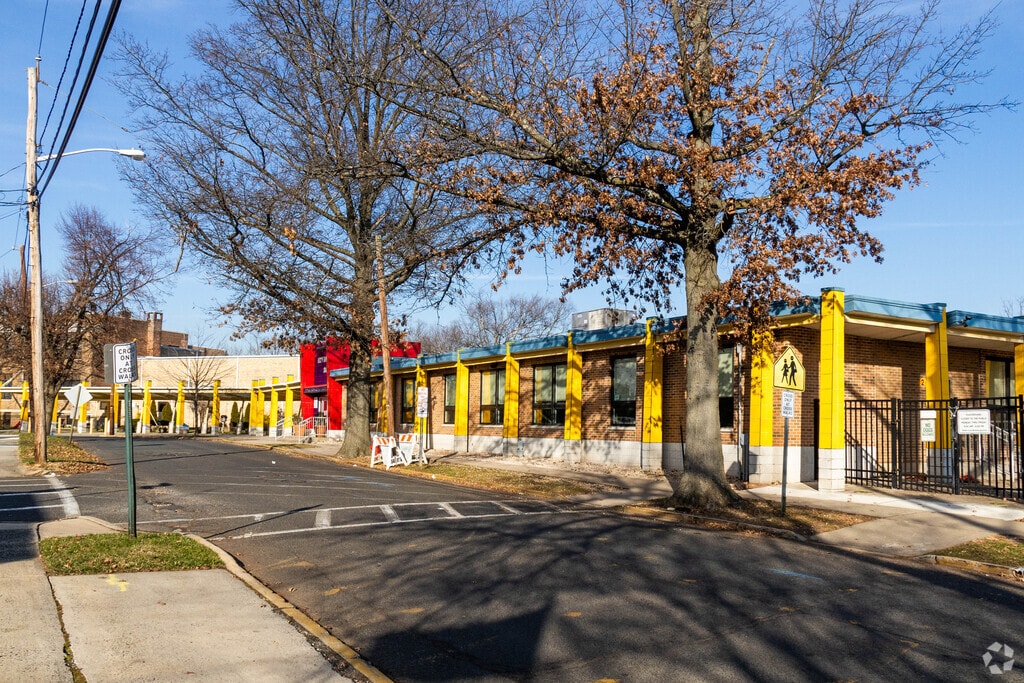 The student-teacher ratio in the Irving Primary School is 12 to 1.