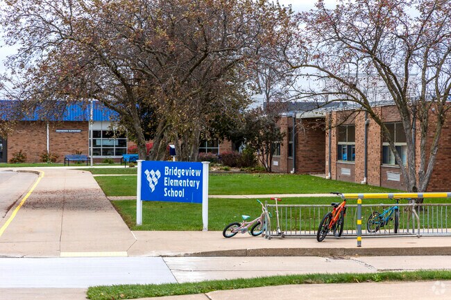 The entrance of the Bridgeview Elementary near Stoney Creek.