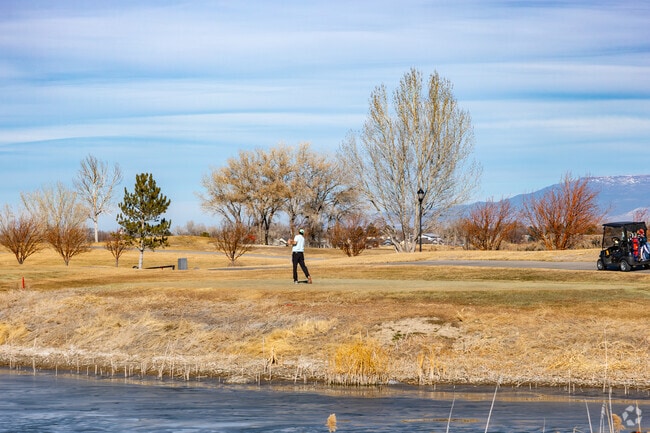 Golfers in Montrose can choose between joining Bridges Golf & Country Club and Black Canyon Golf Course.