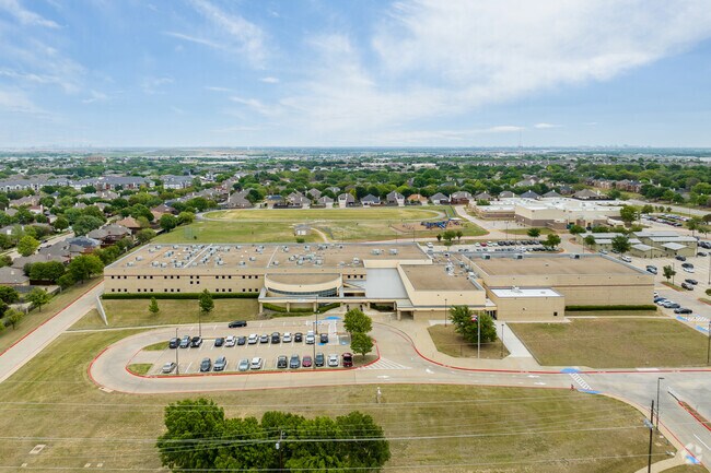 Marshall Durham Middle School in Vista Ridge offers several extracurricular for students to participate in such as football, track & field and more.