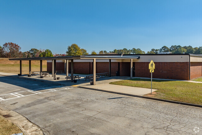 Clements Middle School serves 796 students.