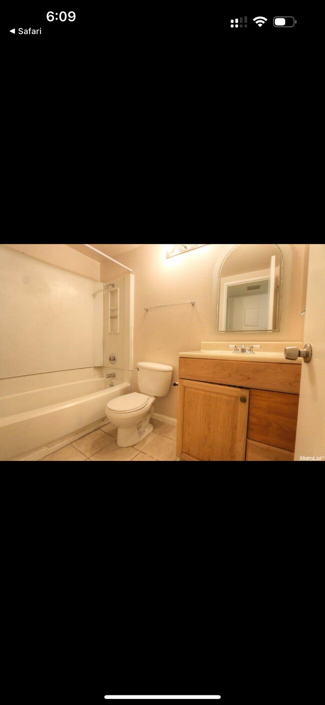 112 Luna Grande Cir unit 31A, Sacramento, CA 95834 - photo 7