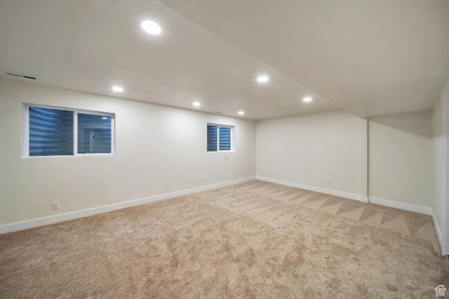 552 Chelsea Dr, Bountiful, UT 84010 - photo 6