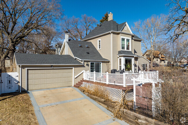 Multi-floor homes with attached garages can be found throughout Columbus Park.