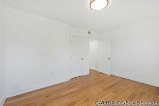 406 Columbia St Unit 1, Cambridge, MA 02141