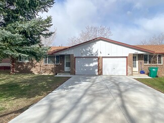 445 S Newcombe St, Lakewood, CO 80226