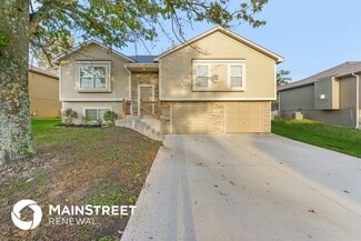 407 Golfview Dr, Pleasant Hill, MO 64080