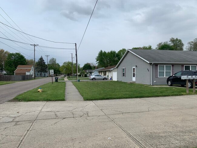 219 Railroad St unit C, Urbana, OH 43078 - photo 3