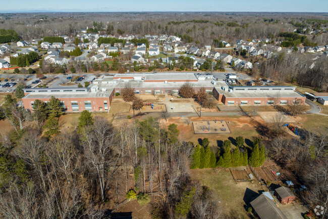 The student-teacher ratio at E.P Pearce Elementary is 15 to 1.