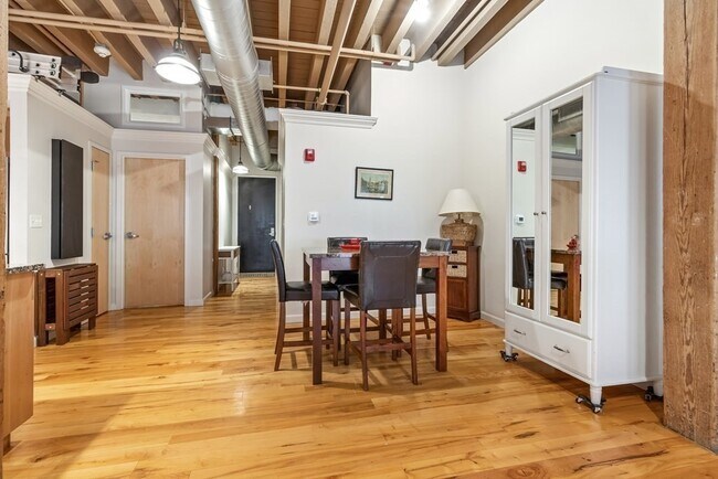 42 Beach St unit 3D, Boston, MA 02111 - photo 2