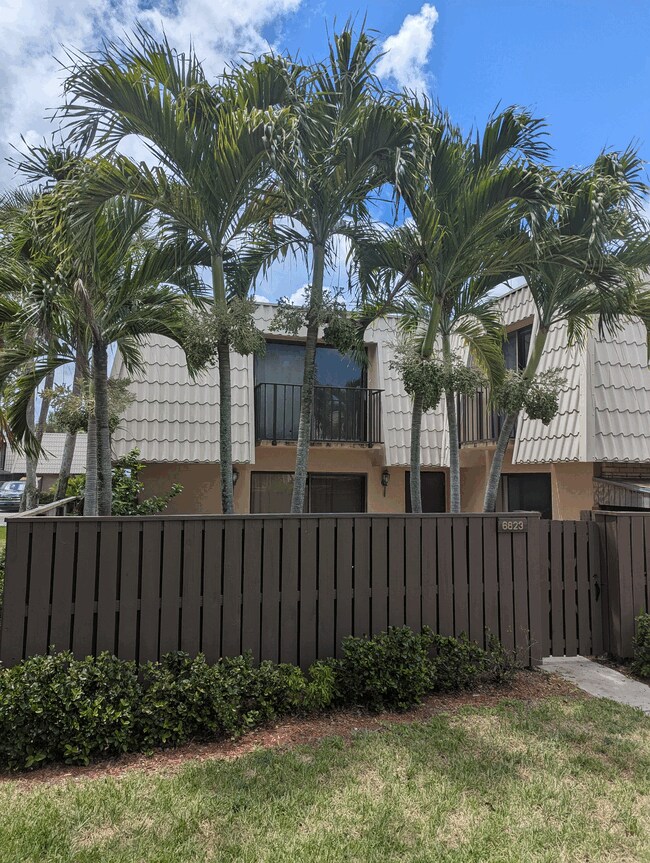 6823 68th Way, West Palm Beach, FL 33409