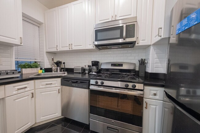 230 W 113th St unit ID1031995P, New York, NY 10026 - photo 7