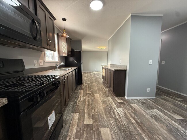 11853 Cascade Cir, Bruce Township, MI 48065 - photo 7