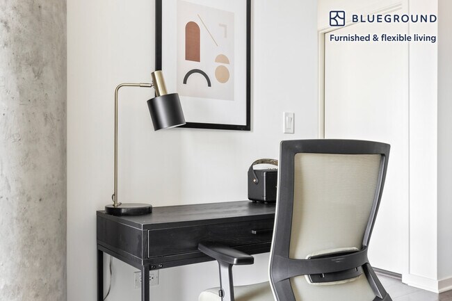 730 W Couch Place unit FL21-ID780, Chicago, IL 60661 - photo 4