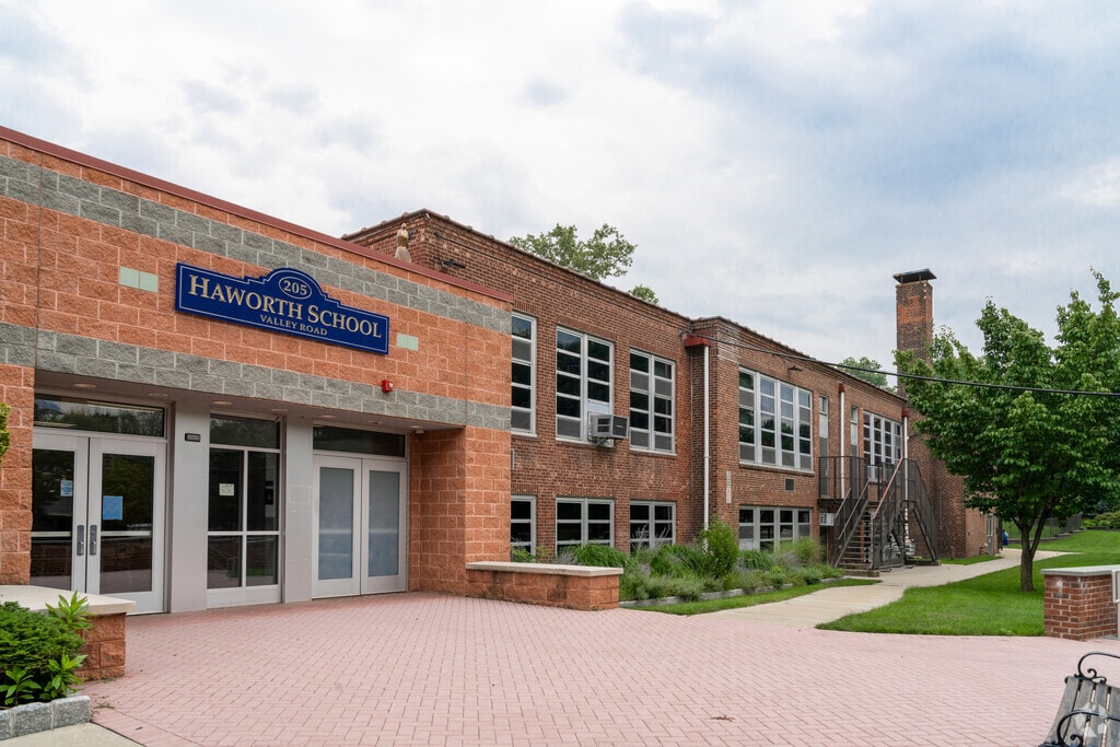 Haworth Public School, Rankings & Reviews