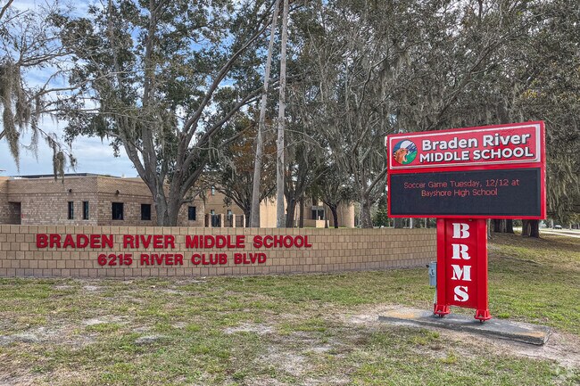 Niche gives Braden River Middle School an overall grade of a B.