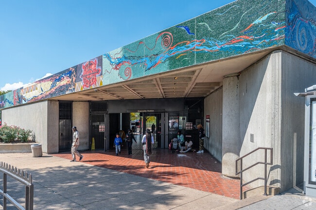 The Anacostia Metro station in Buena Vista connects to the Green Line.