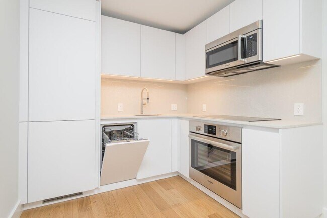 330 Harvard St unit 3, Cambridge, MA 02139 - photo 6