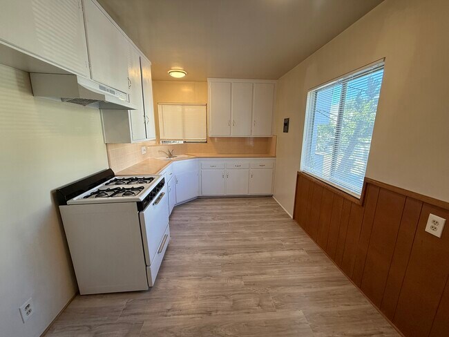 330 E Fairview Ave unit 3, Glendale, CA 91207 - photo 5