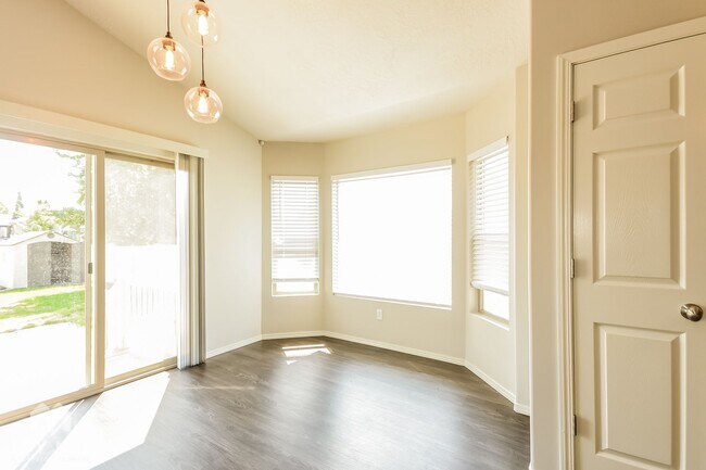 1404 N 2475 W, Clearfield, UT 84015 - photo 5