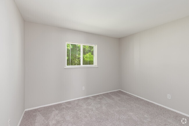 2BR, 1BA - 750SF - Primary Bedroom