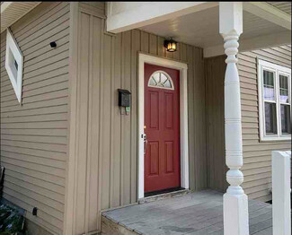 106 Carrier St NE, Grand Rapids, MI 49505