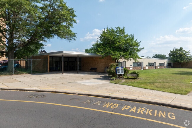 Albert Schweitzer Elementary School received a B+ rating from Niche.