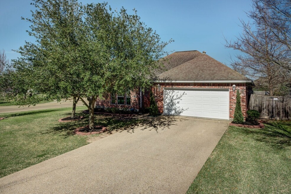 2388 Kendal Green Cir, College Station, TX 77845 - photo 1