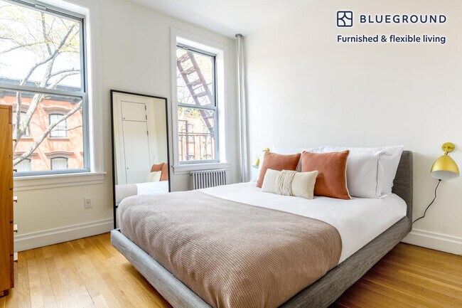 72 Charles St unit FL3-ID490, New York, NY 10014 - photo 7