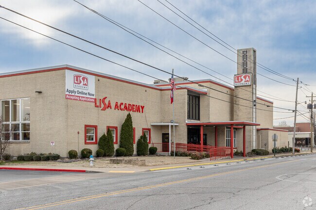 LISA Academy Springdale has a B rating on Niche.com.